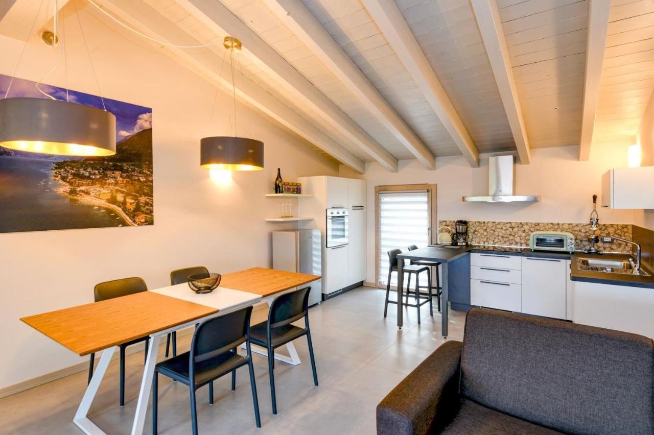 Gardaliva 5 Apartment Manerba del Garda Bagian luar foto