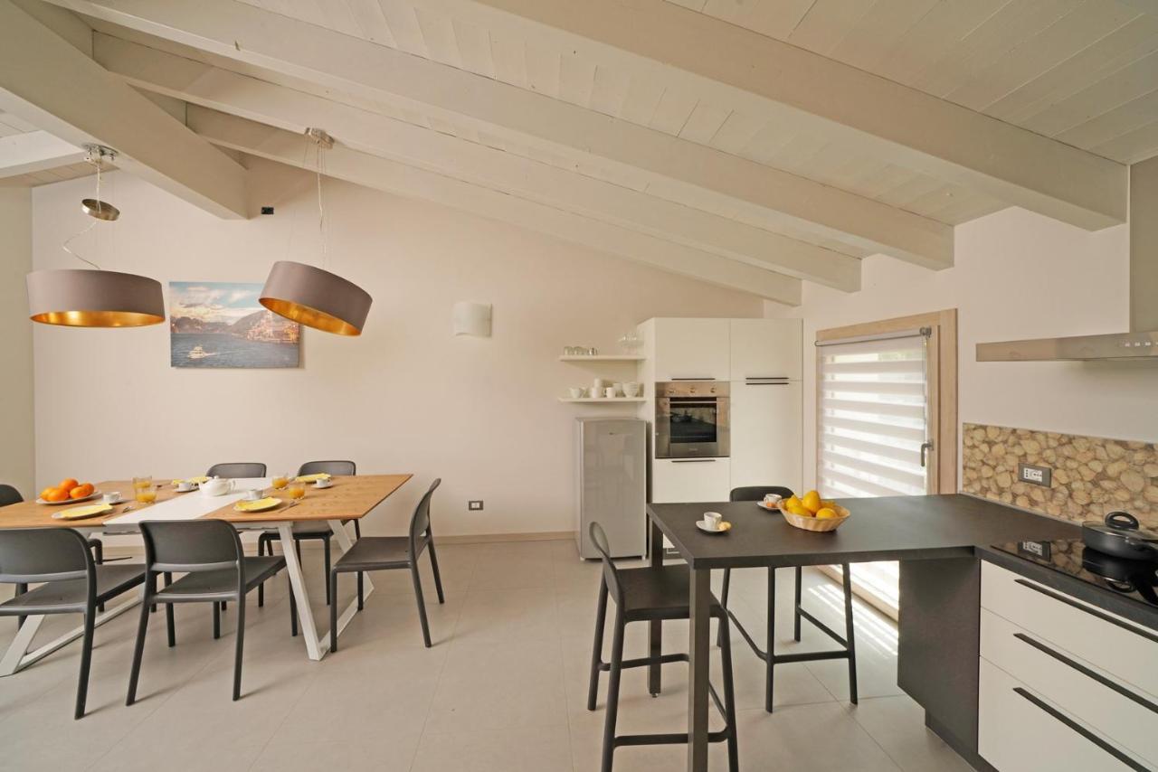 Gardaliva 5 Apartment Manerba del Garda Bagian luar foto