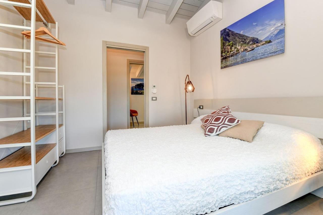 Gardaliva 5 Apartment Manerba del Garda Bagian luar foto