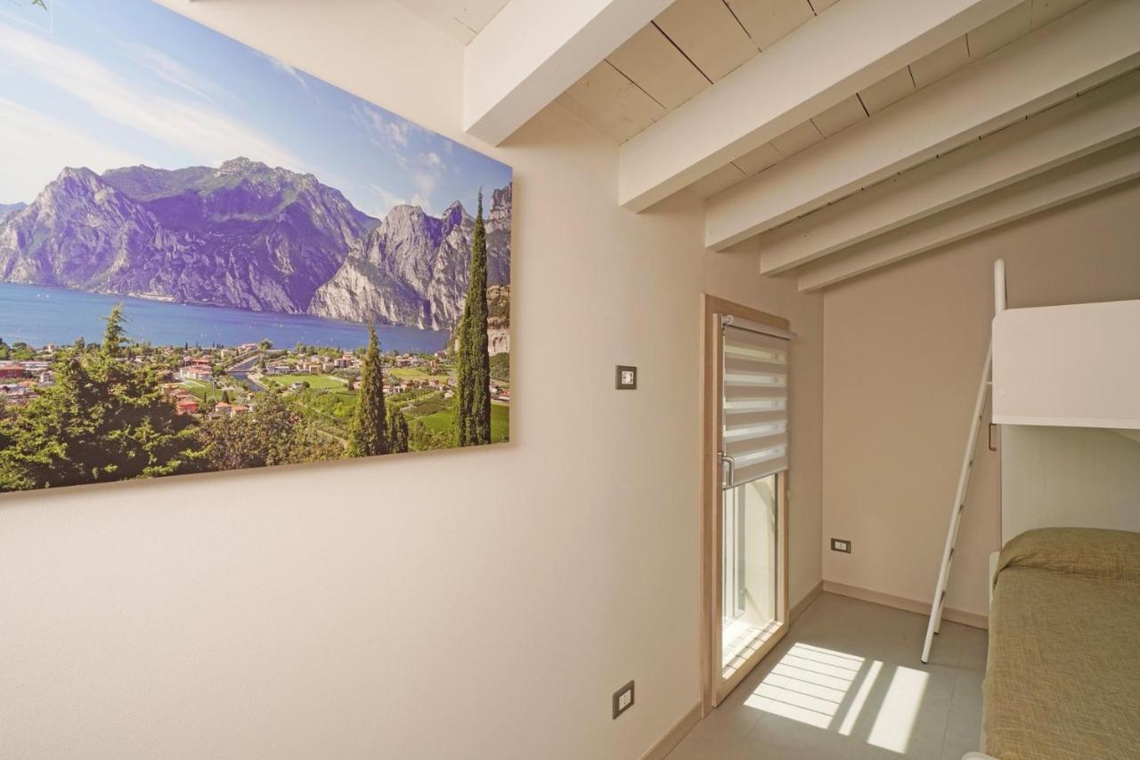 Gardaliva 5 Apartment Manerba del Garda Bagian luar foto