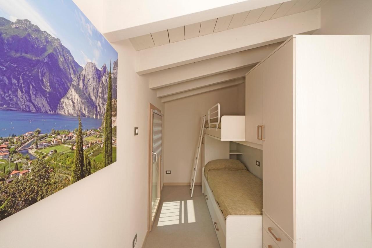 Gardaliva 5 Apartment Manerba del Garda Bagian luar foto